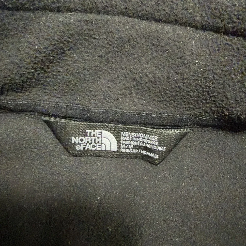 The North Face Men's Quarter Zip Fleece Pullover